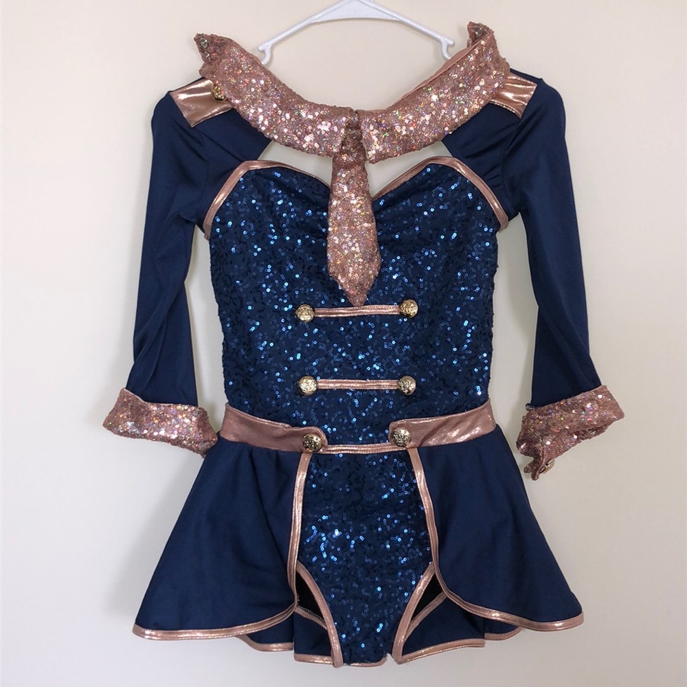 costumes -